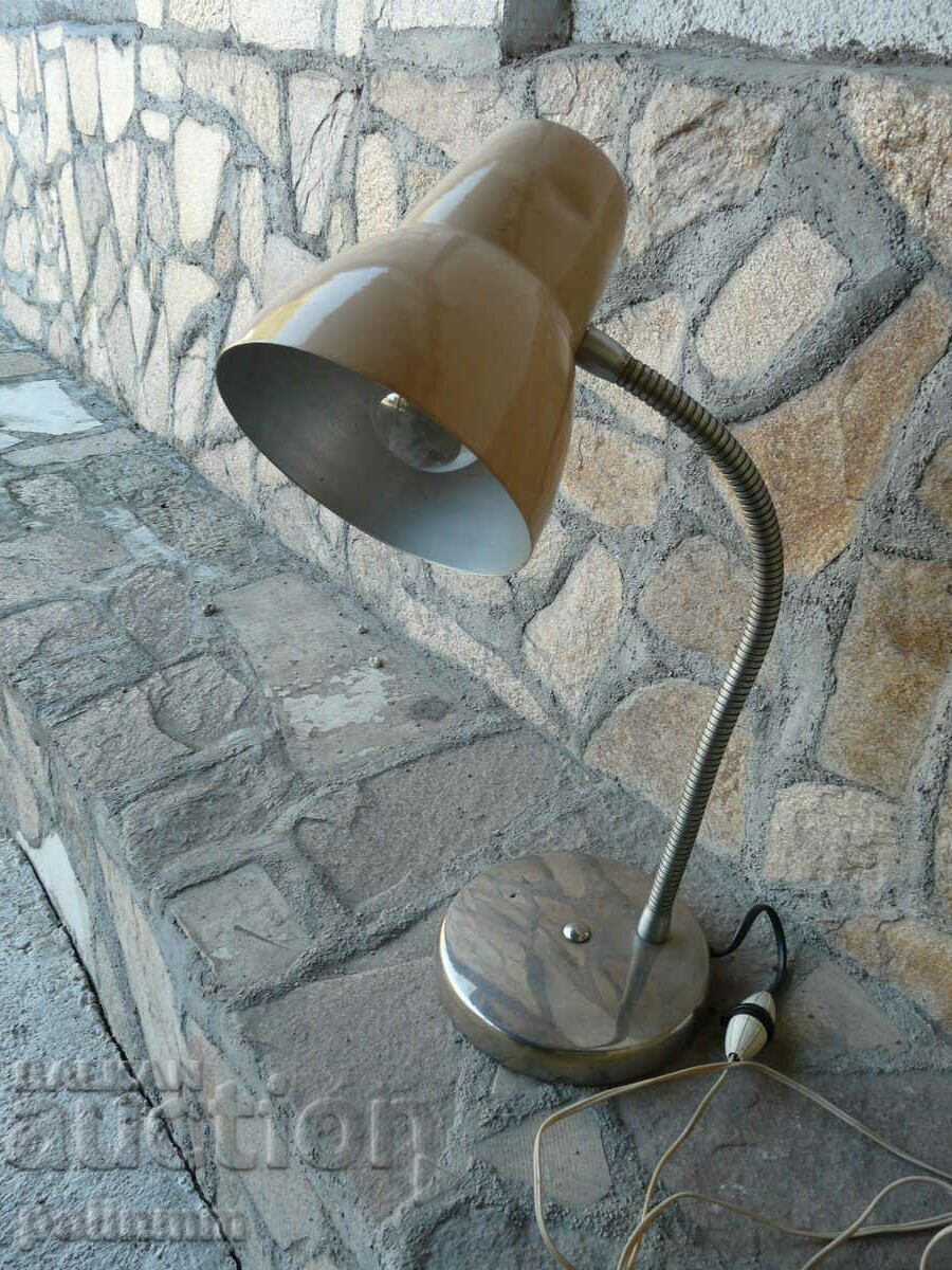 Lampă de masă retro - 2 cu preț 35.00 BGN | € 17.90