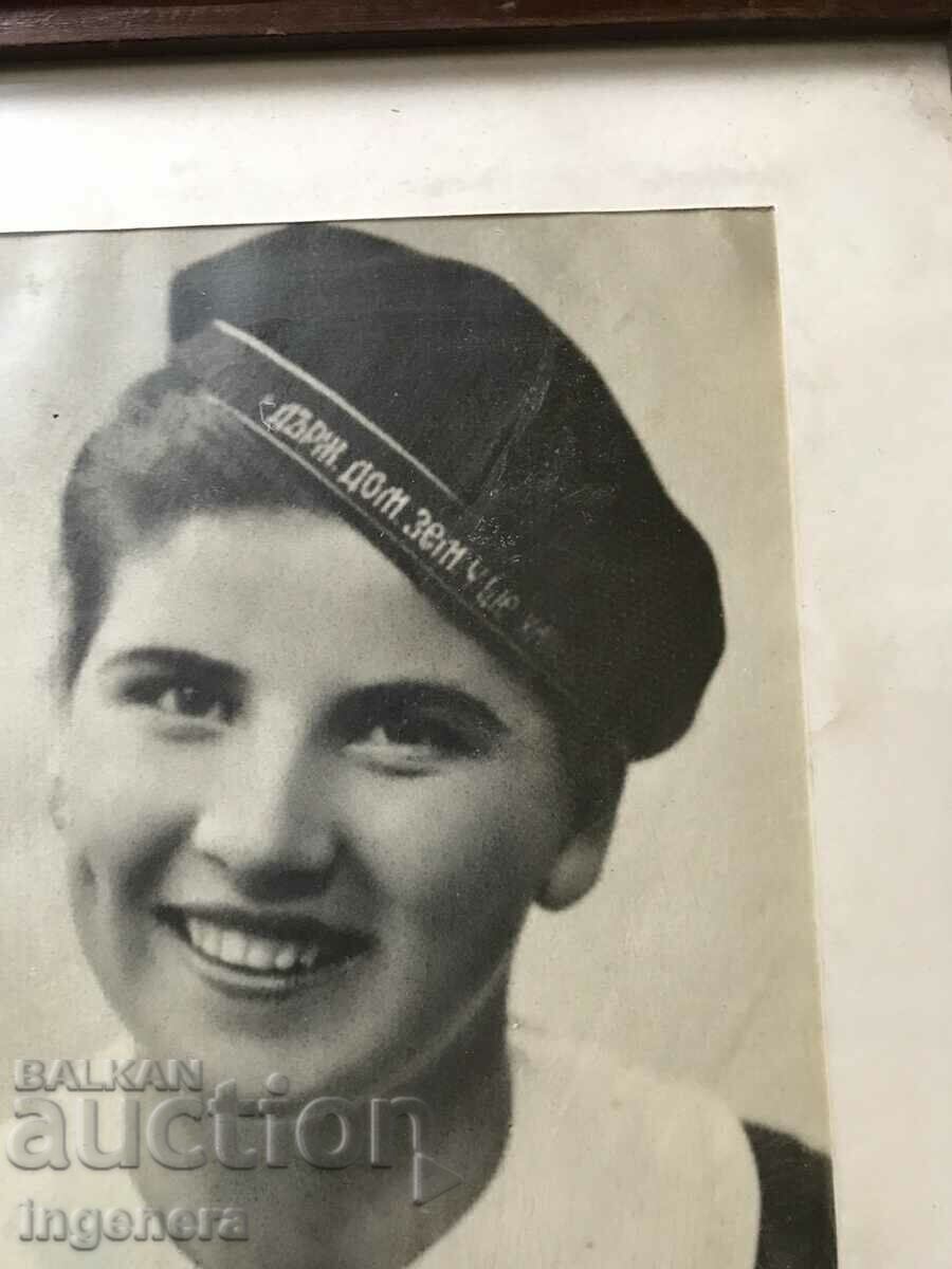 PORTRAIT PHOTO GIRL FRAME WOOD GLASS HIGH SCHOOL GIRL with price 8.00 BGN | € 4.09 PORTRAIT PHOTO GIRL FRAME WOOD GLASS HIGH SCHOOL GIRL with price 8.00 BGN | € 4.09