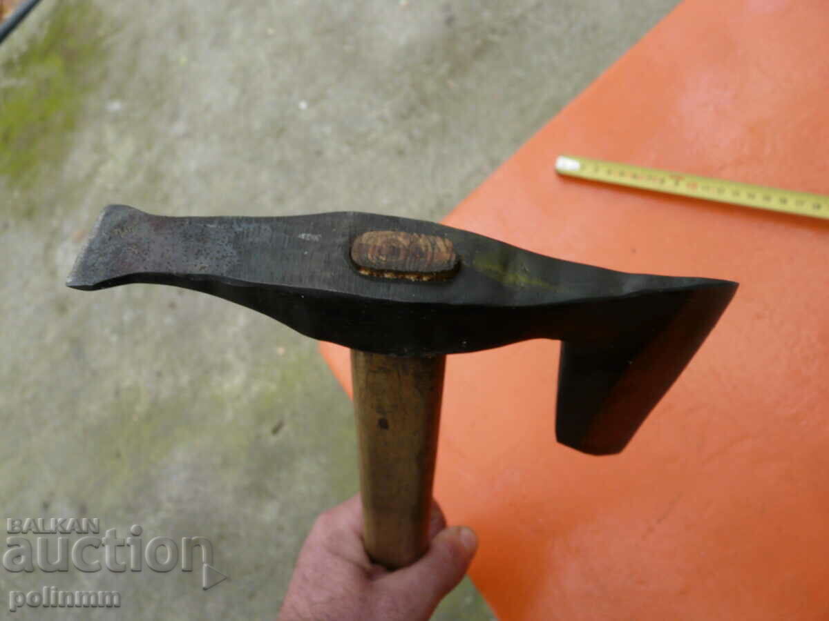 Auction Old forged Bulgarian kirkbeardva - 450 Auction Old forged Bulgarian kirkbeardva - 450