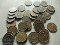 Monede de 10 yeni 35 buc din Japonia
