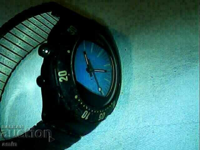 Auction beautiful 4 case swatch ironi missing batteries Auction beautiful 4 case swatch ironi missing batteries