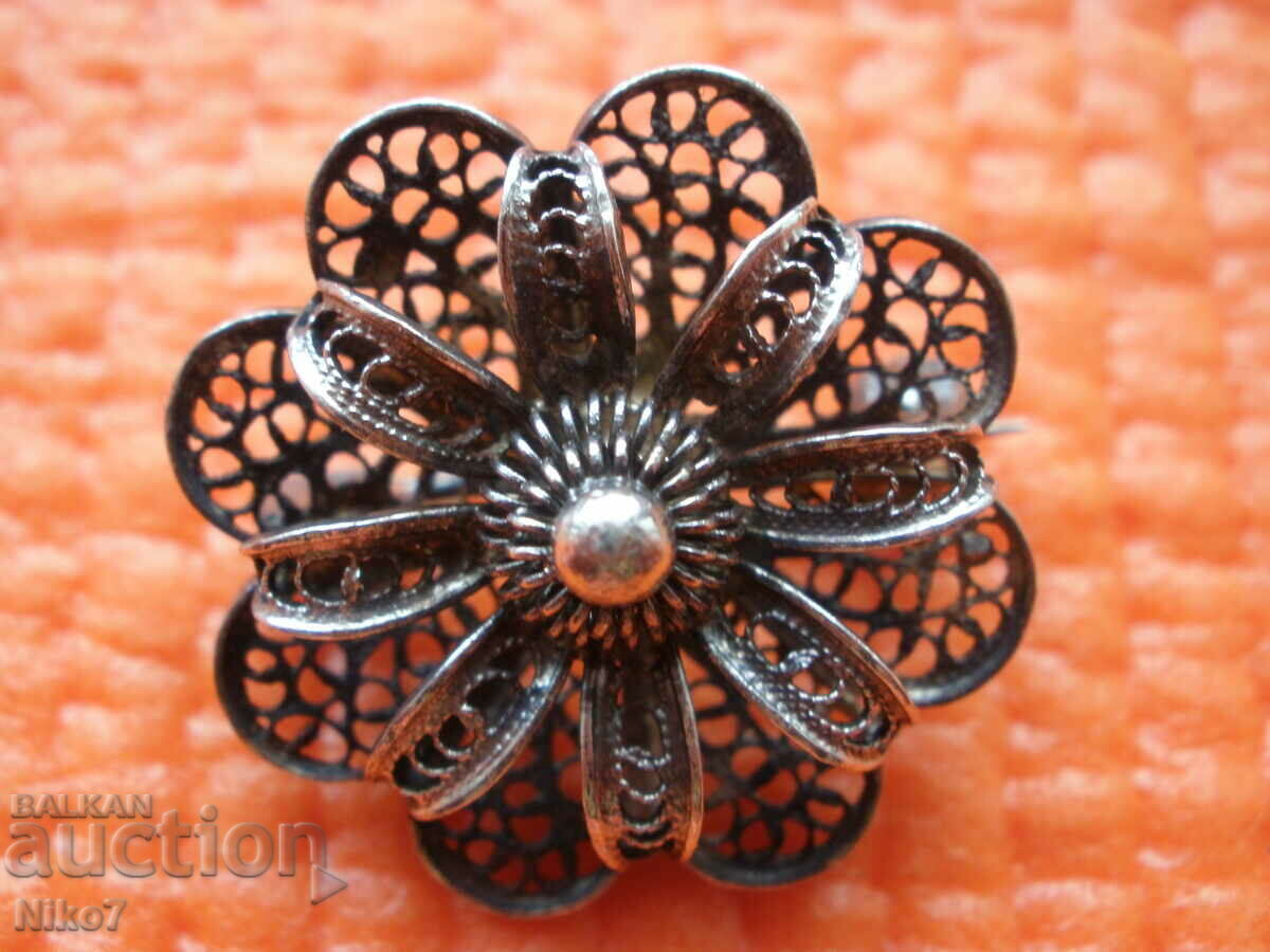 Antique silver filigree brooch. with price 49.99 BGN | € 25.56 Antique silver filigree brooch. with price 49.99 BGN | € 25.56