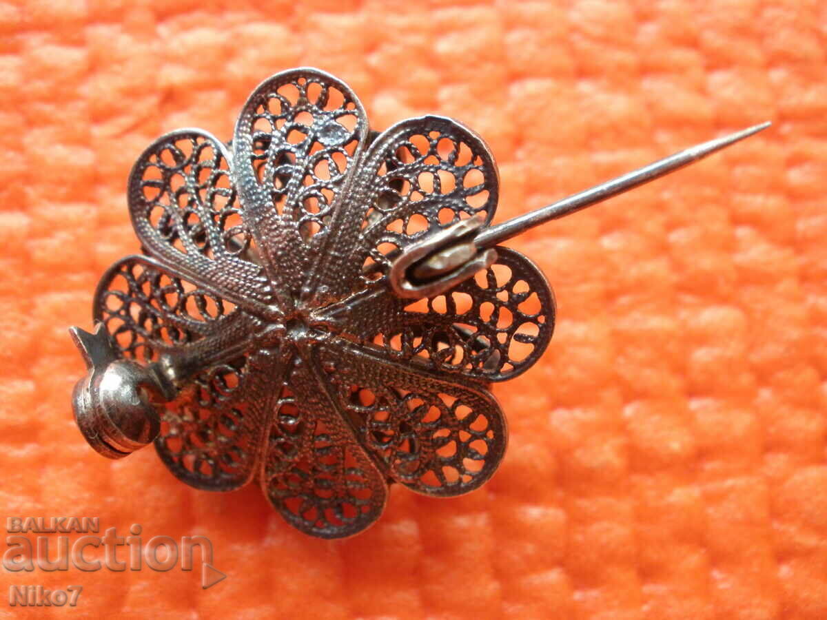 Antique silver filigree brooch. - 5 Antique silver filigree brooch. - 5
