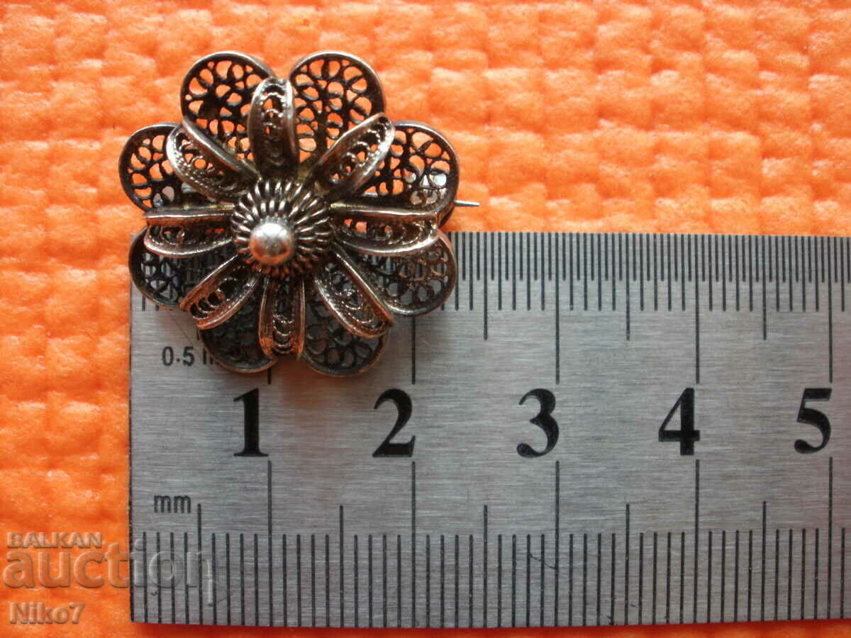 Antique silver filigree brooch. - 7 Antique silver filigree brooch. - 7