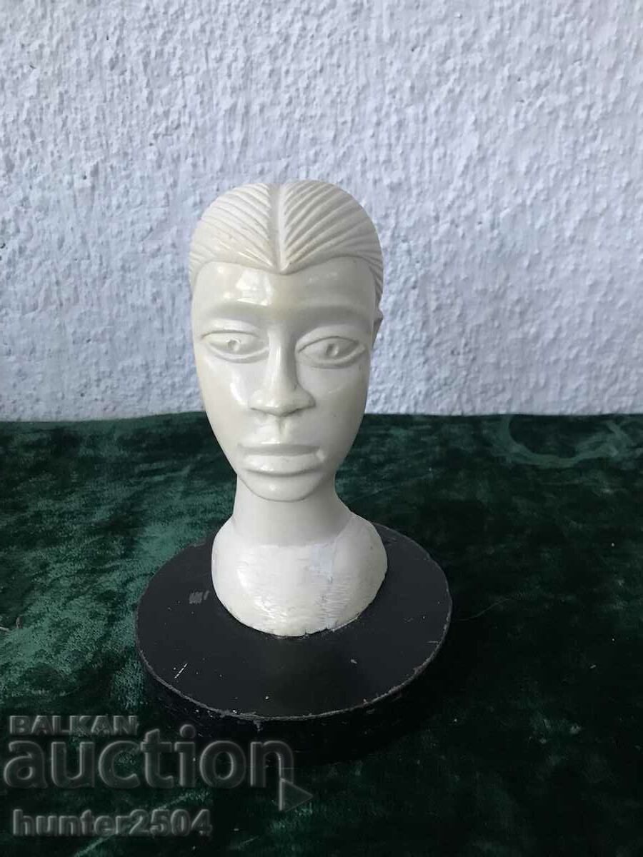 Head of a woman - 16 cm, ivory