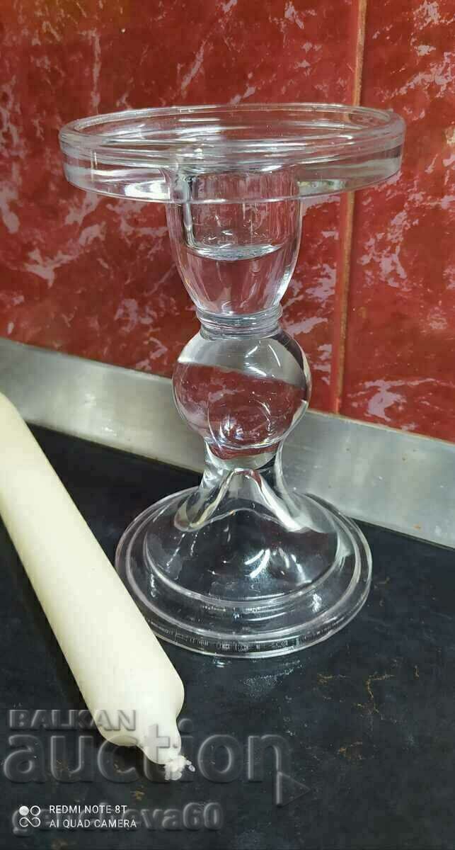 A beautiful glass candle holder for a romantic dinner - 6