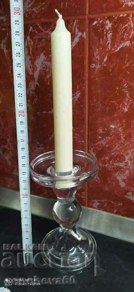 A beautiful glass candle holder for a romantic dinner - 7