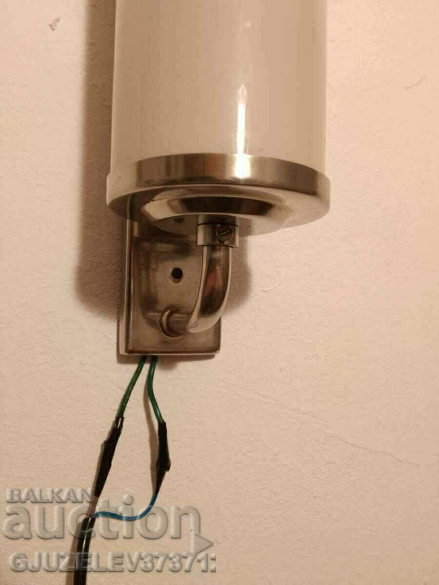 Auction sconce, Art Deco style lamp can also be mounted on a desk Auction sconce, Art Deco style lamp can also be mounted on a desk