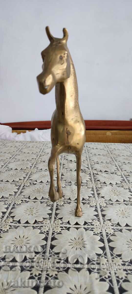 Licitație Un cal mare de alamă