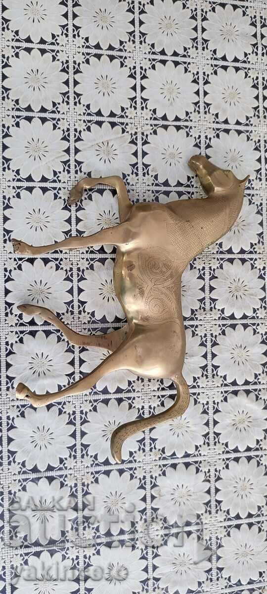 Livrarea Un cal mare de alamă