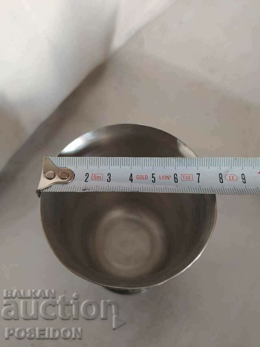 TWO PINTS - 6 TWO PINTS - 6