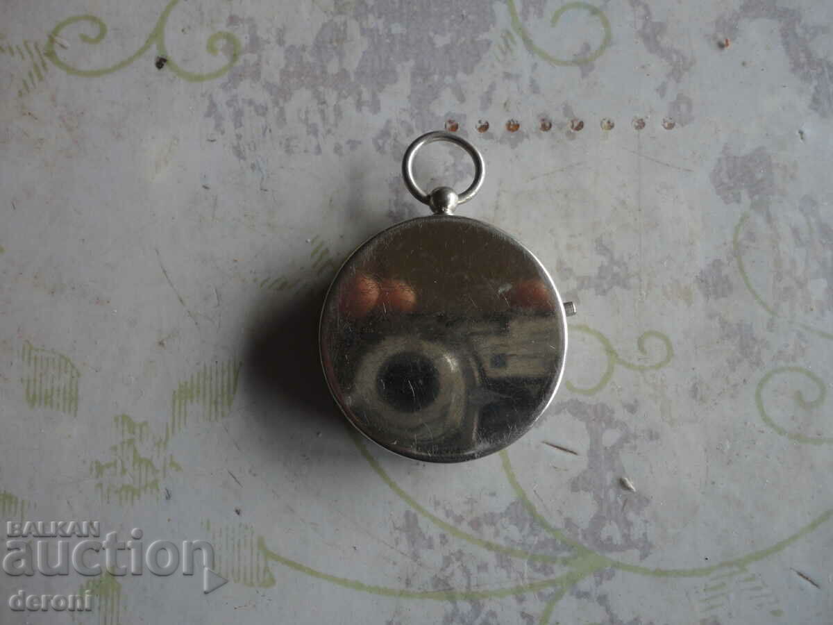 Delivery of German compass