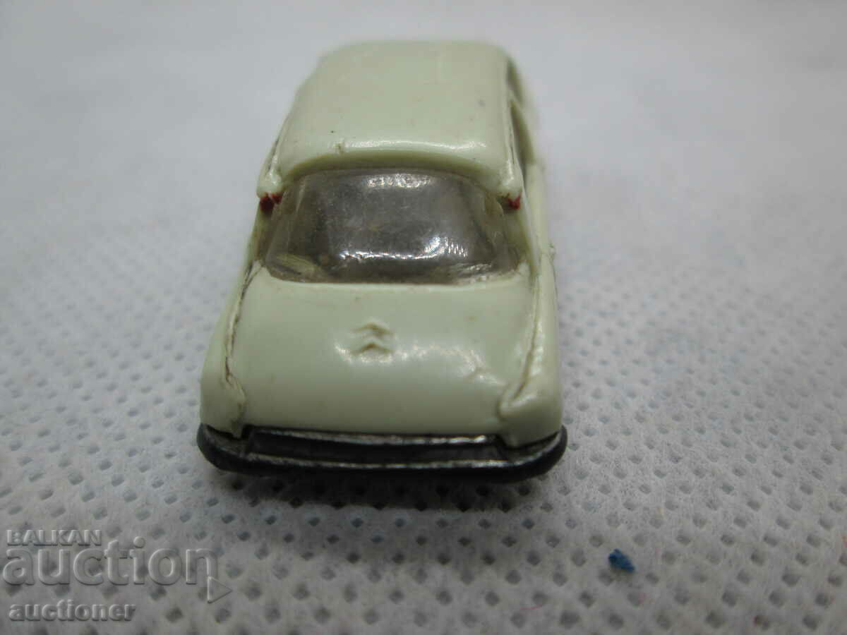 Delivery of OLD TOY SITROEN DS19 MICRO MINIATURE NOREV-ORIGINAL Delivery of OLD TOY SITROEN DS19 MICRO MINIATURE NOREV-ORIGINAL