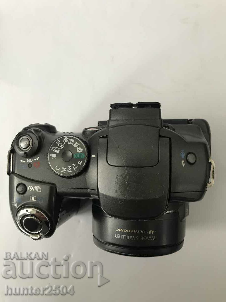 Canon camera with price 49.95 BGN | € 25.54 Canon camera with price 49.95 BGN | € 25.54