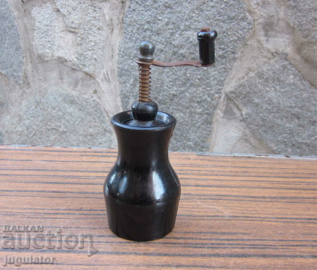 old bakelite grinder black popper grinder with price 20.00 BGN | € 10.23 old bakelite grinder black popper grinder with price 20.00 BGN | € 10.23