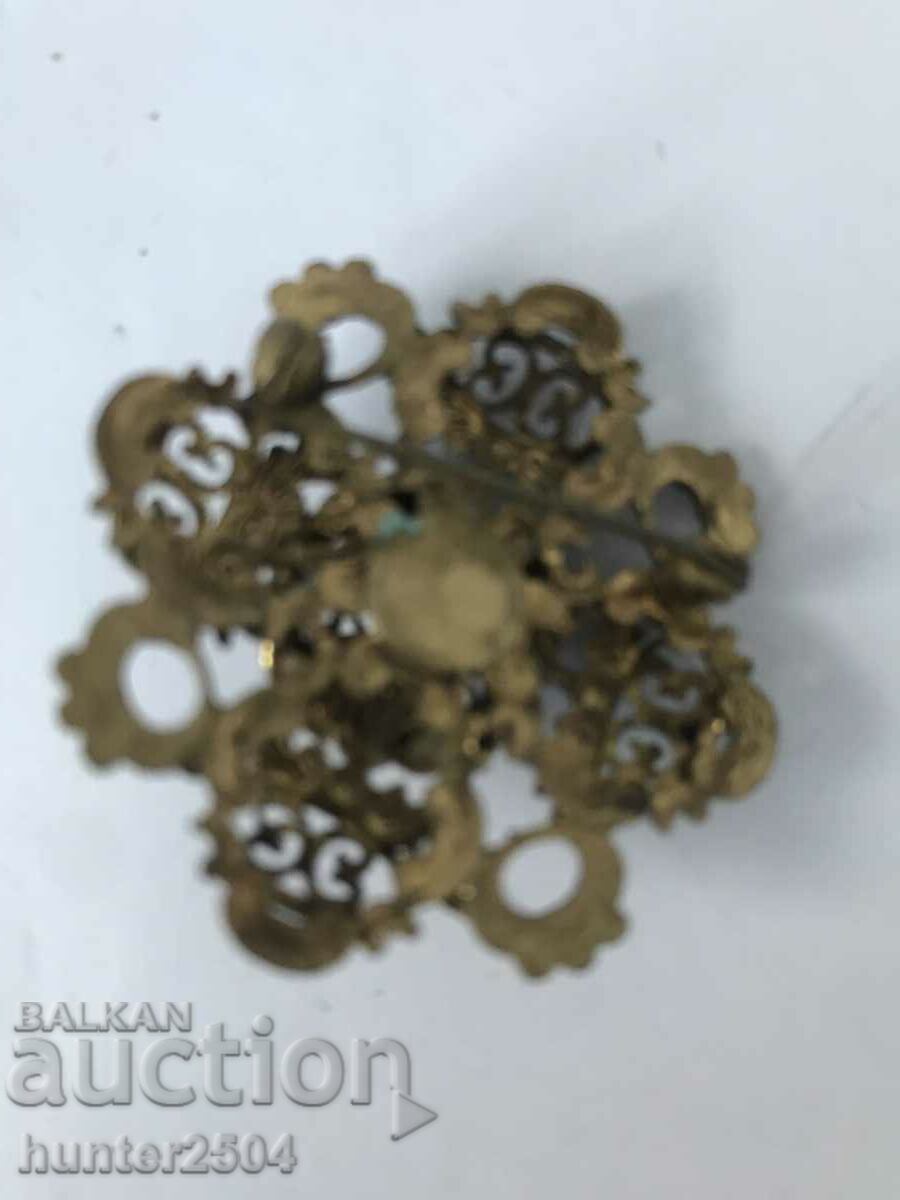 Brooch-3.5 cm, bronze with price 14.95 BGN | € 7.64 Brooch-3.5 cm, bronze with price 14.95 BGN | € 7.64