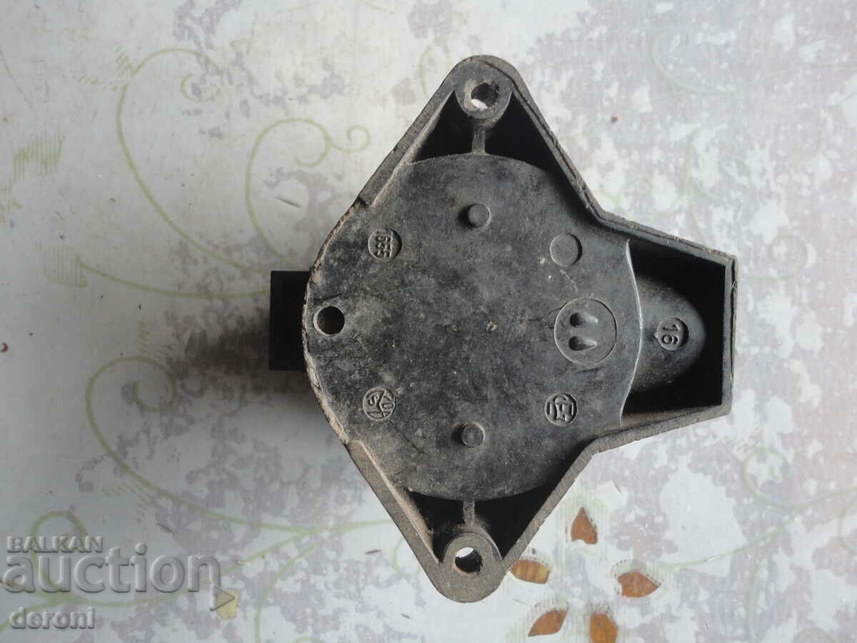 Delivery of German army bakelite socket Delivery of German army bakelite socket