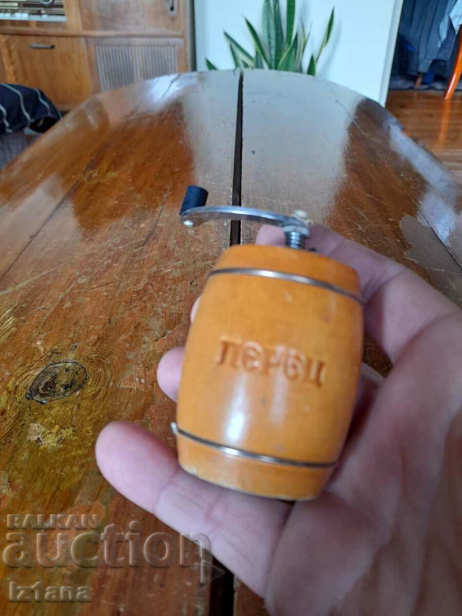 Old grinder, pepper mill with price 22.00 BGN | € 11.25 Old grinder, pepper mill with price 22.00 BGN | € 11.25