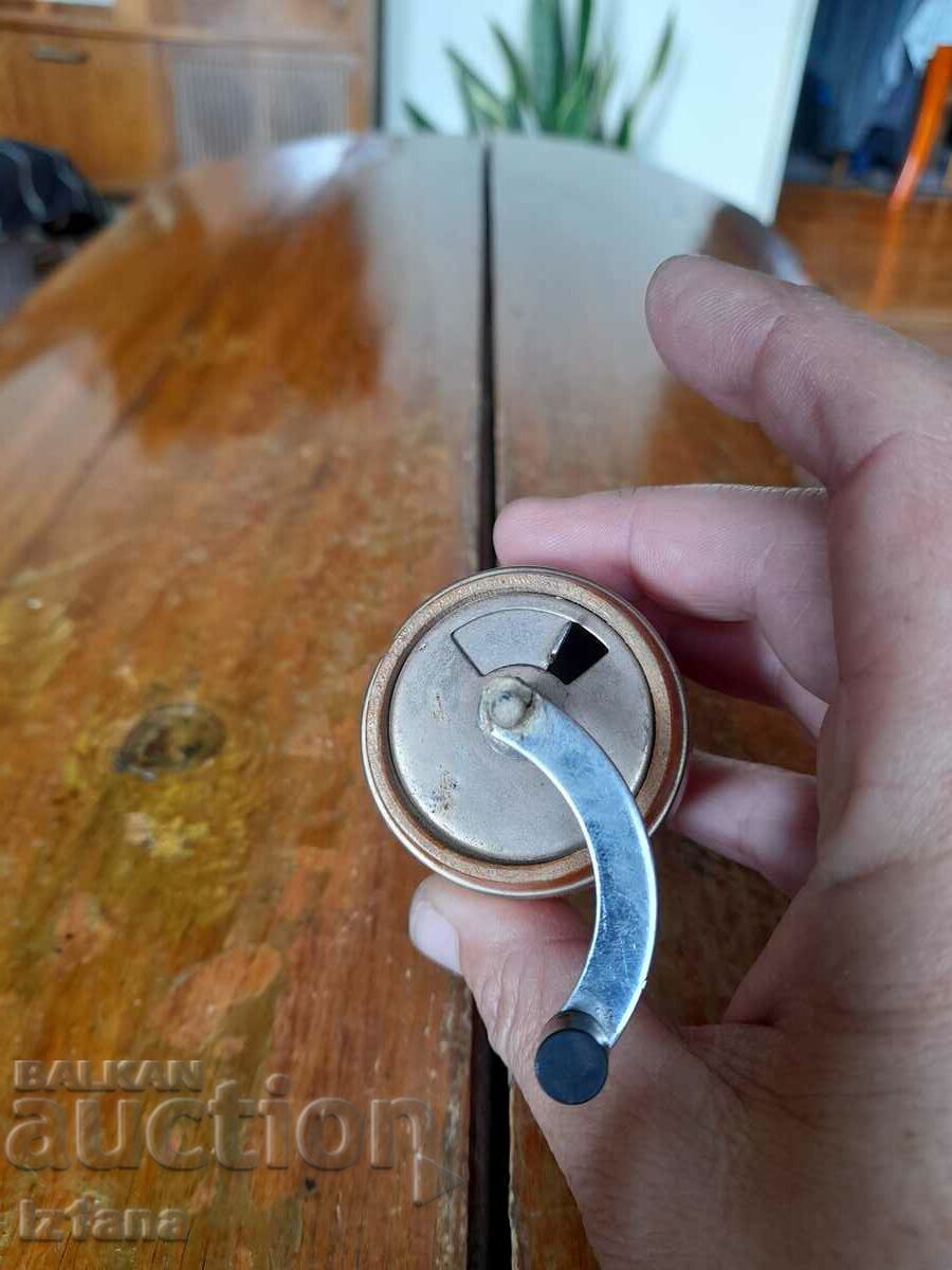 Delivery of Old grinder, pepper mill Delivery of Old grinder, pepper mill