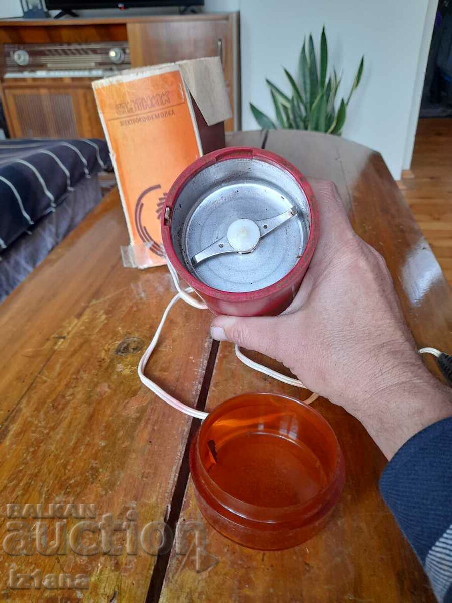 Delivery of Old Sputnik electric coffee grinder Delivery of Old Sputnik electric coffee grinder