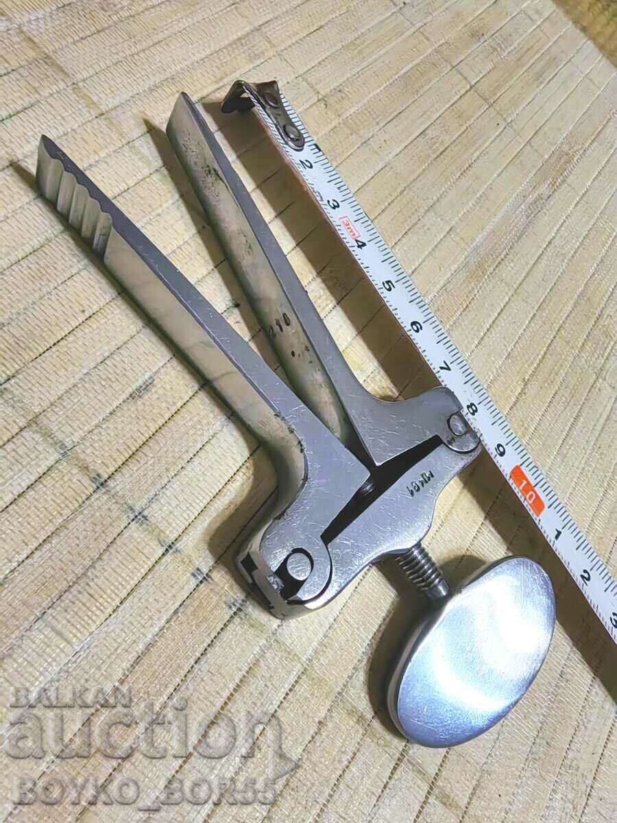 Auction German WWII Medical Instrument Expander Auction German WWII Medical Instrument Expander