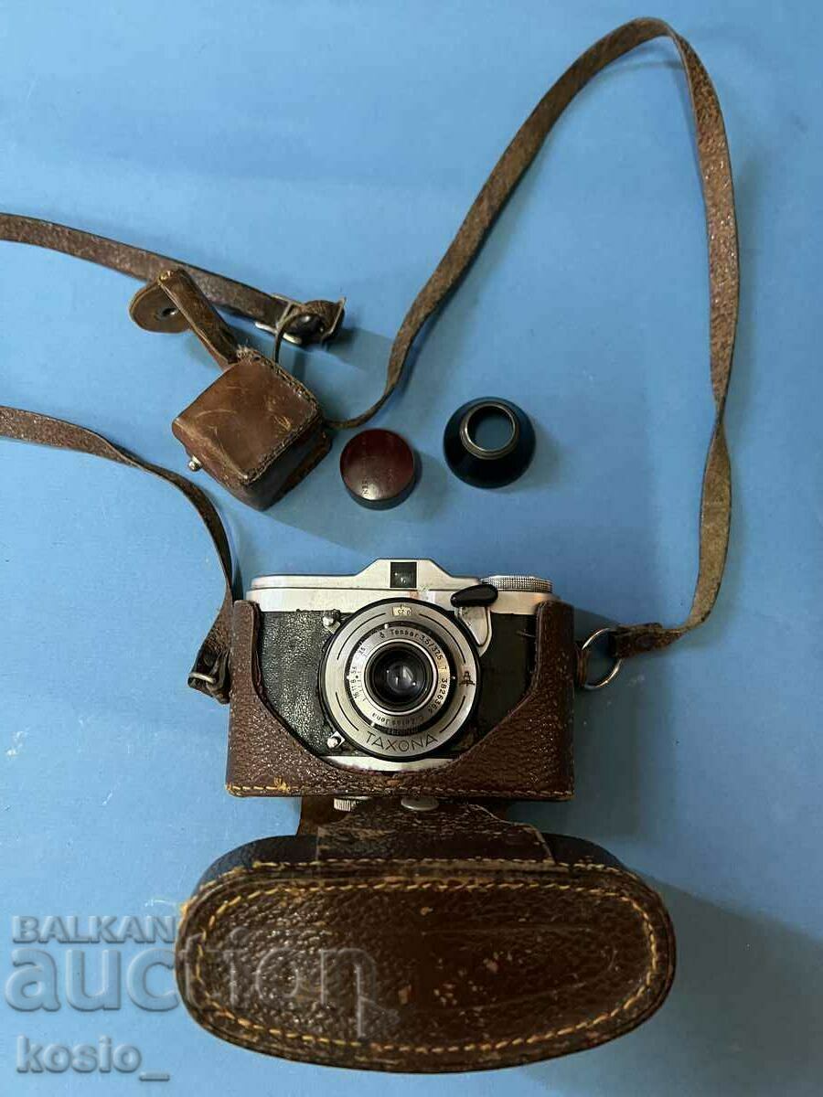 Camera Taxona obiectiv Karl zeiss cu preț 60.00 BGN | € 30.68