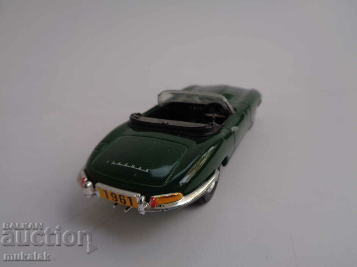 Delivery of 1:43 DEL PRADO JAGUAR CAR TOY METAL MODEL Delivery of 1:43 DEL PRADO JAGUAR CAR TOY METAL MODEL