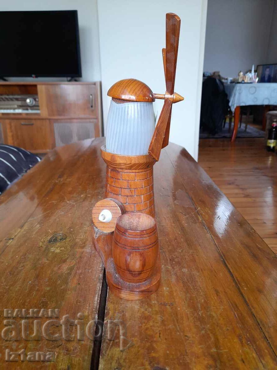 Auction Old decorative lamp Auction Old decorative lamp