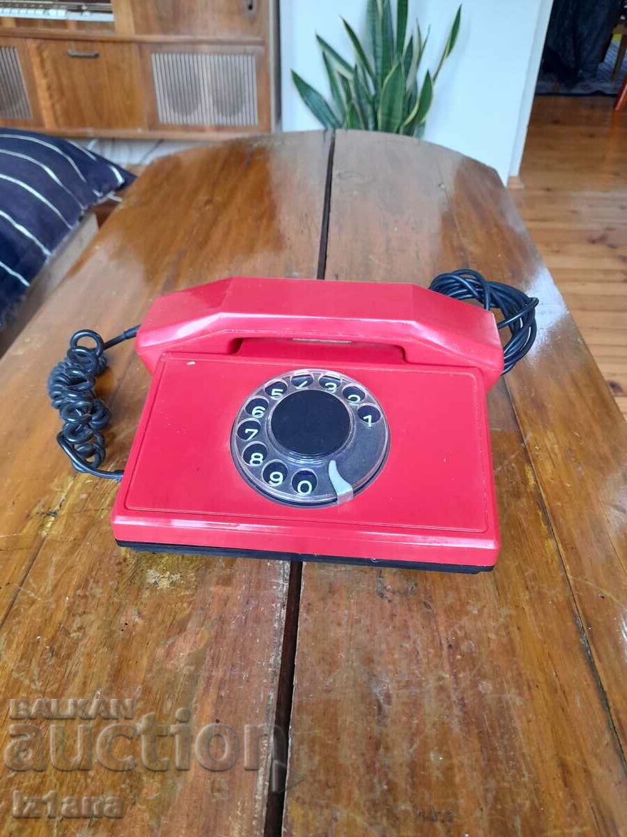Стар телефон