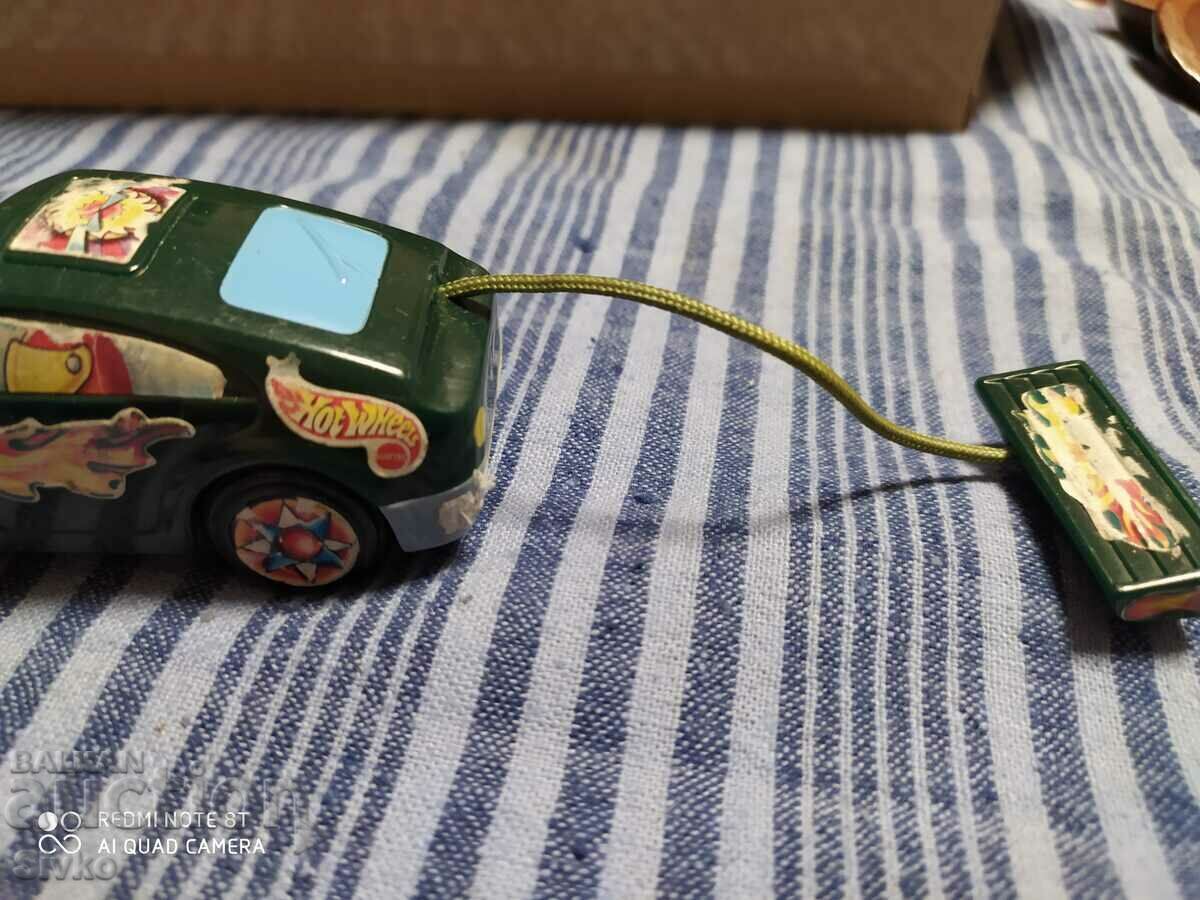 Delivery of The spoiler cart is pulled to move