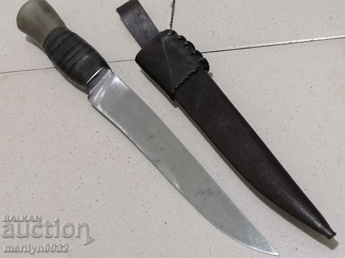 Old French knife with seal and cania, dagger blade with price 89.00 BGN | € 45.50 Old French knife with seal and cania, dagger blade with price 89.00 BGN | € 45.50