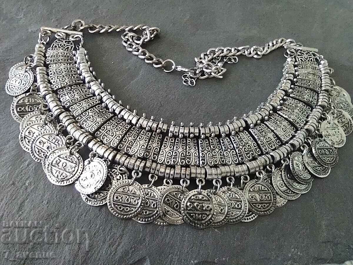 Massive heavy necklace, ethnic dance costume, 11/22/2023