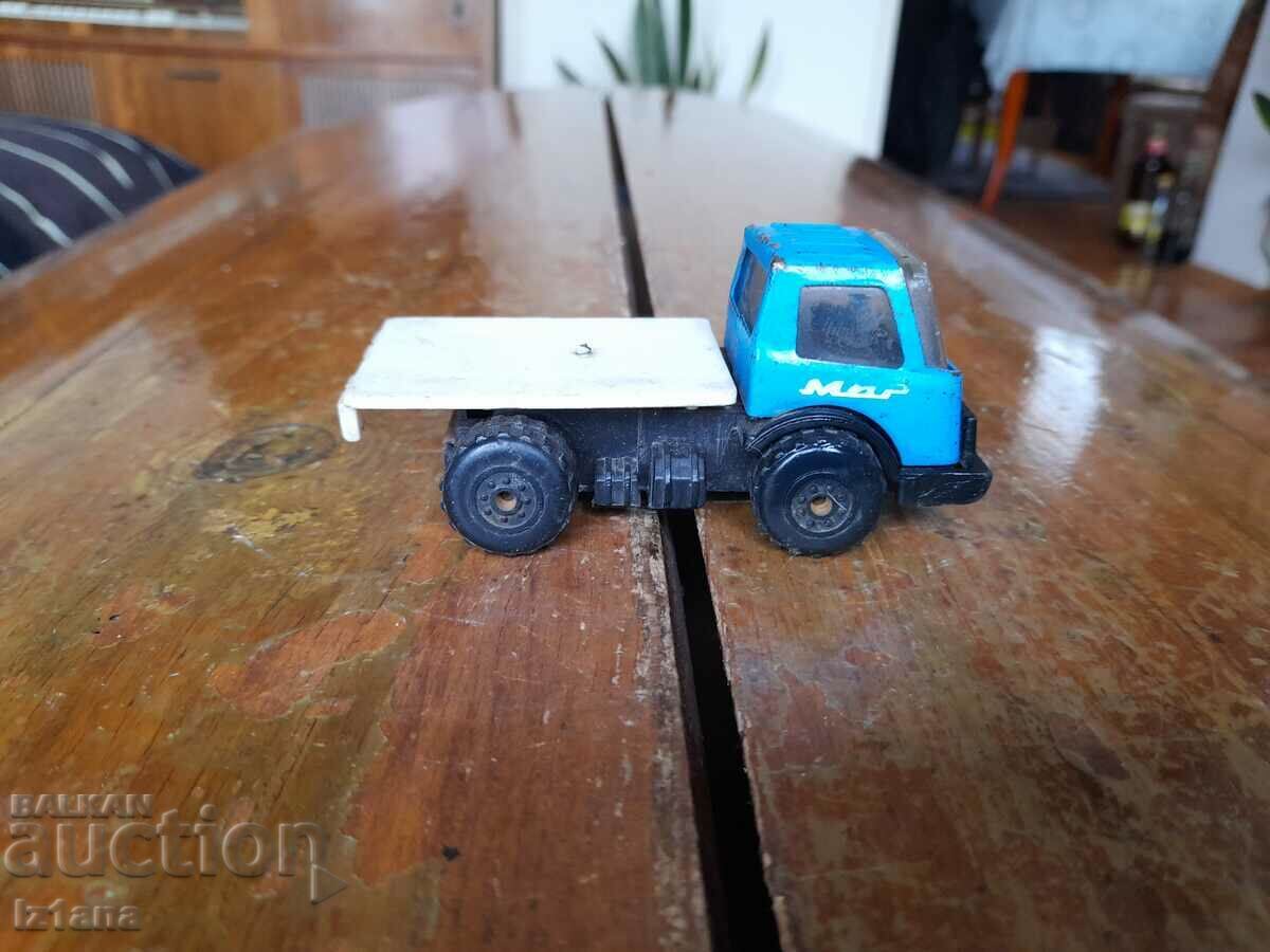 Auction  Old MIR truck