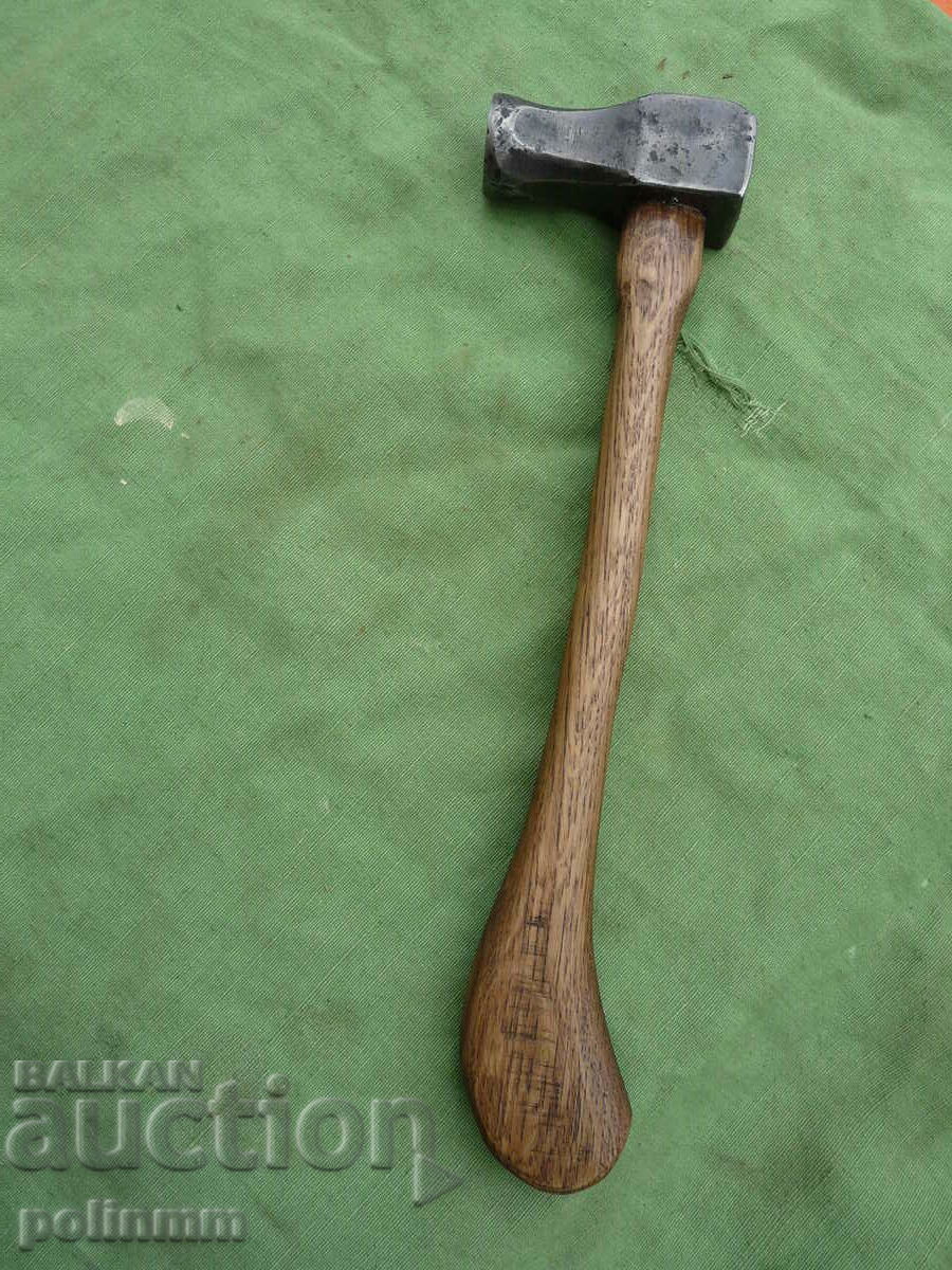 Παλιό γερμανικό σφυρί κασσίτερου - 232 με τιμή 80.00 BGN | € 40.90 Παλιό γερμανικό σφυρί κασσίτερου - 232 με τιμή 80.00 BGN | € 40.90