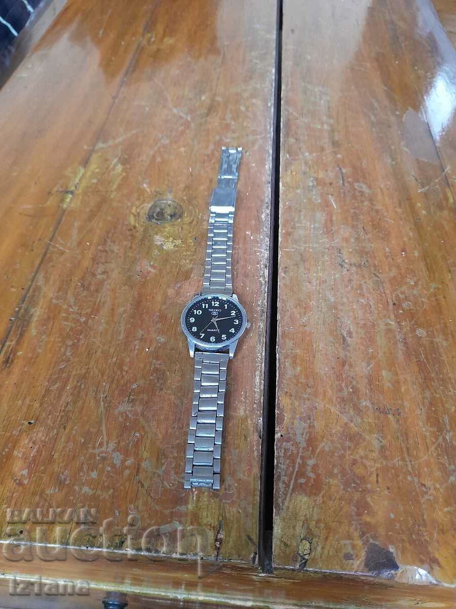 Seiko 5 Quartz watch Seiko 5 Quartz watch