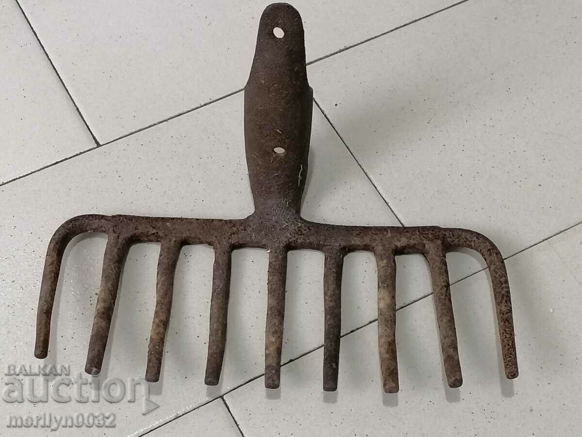 Auction Hand forged grappa, wrought iron, tool Auction Hand forged grappa, wrought iron, tool