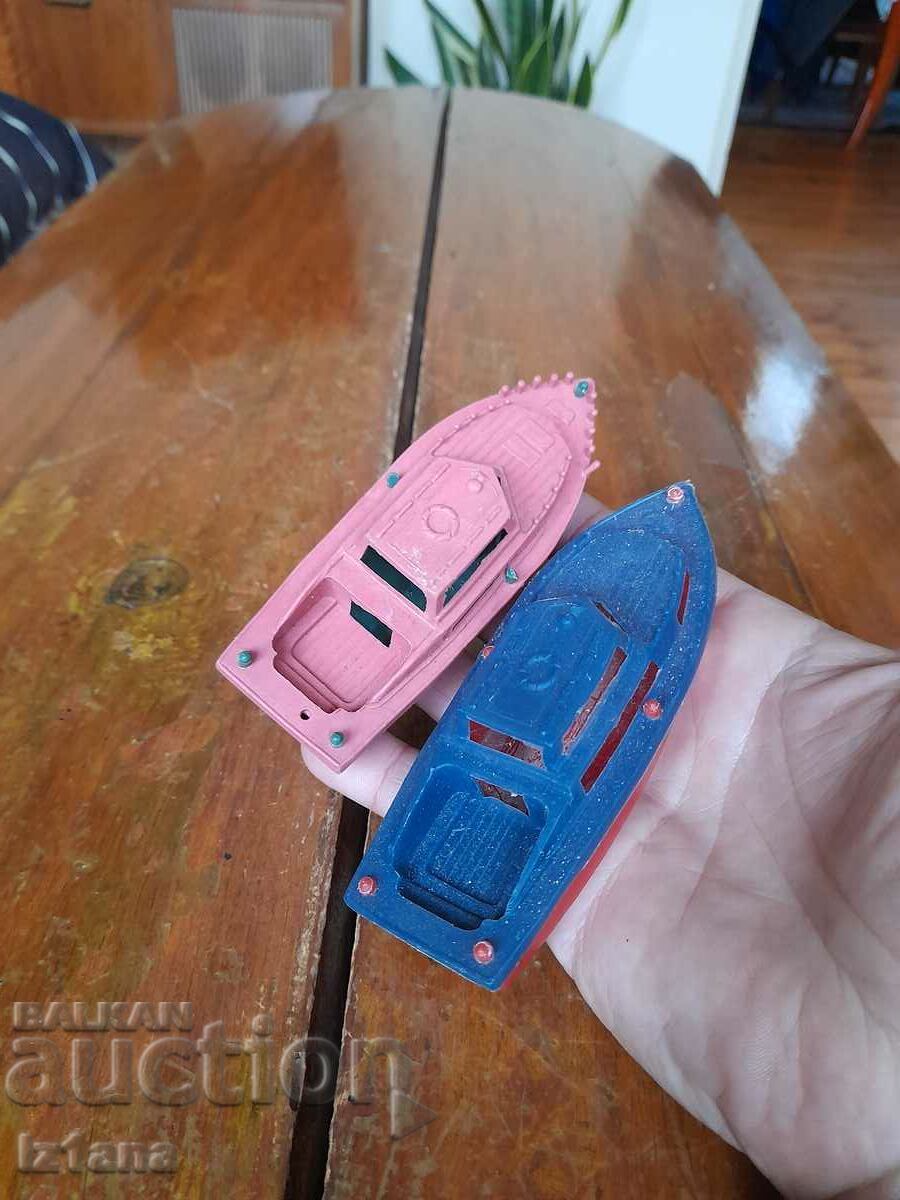 Delivery of Old toy boat, speedboat Delivery of Old toy boat, speedboat