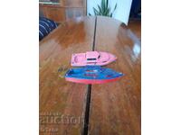 Barcă veche de jucărie, barcă cu motor