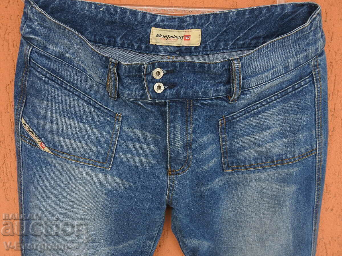 Diesel Zink 2002 Γυναικείο Τζιν, Μέγεθος 33-34 με τιμή 4.00 BGN | € 2.05
