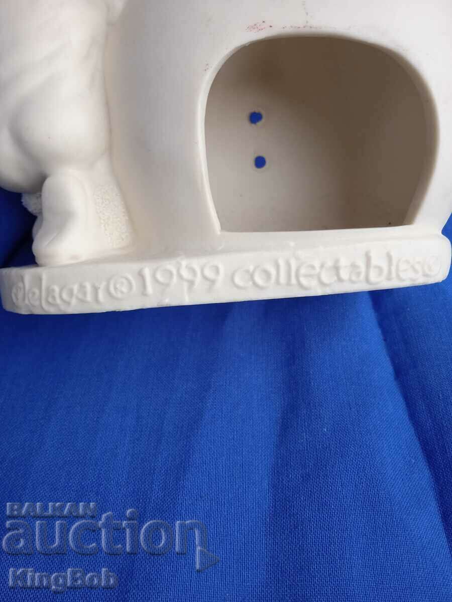 Delivery of VINTAGE PORCELAIN COLLECTIBLE FIGURE