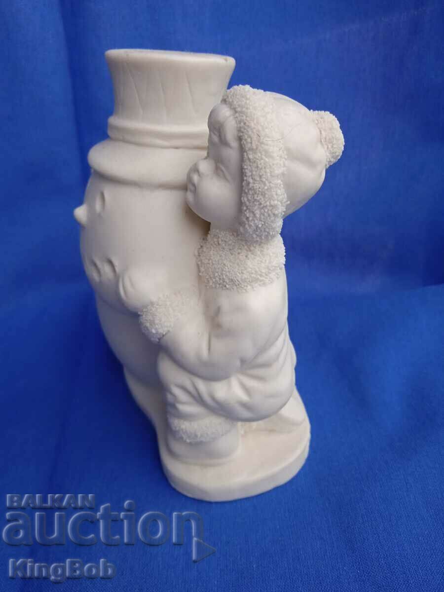 VINTAGE PORCELAIN COLLECTIBLE FIGURE - 5