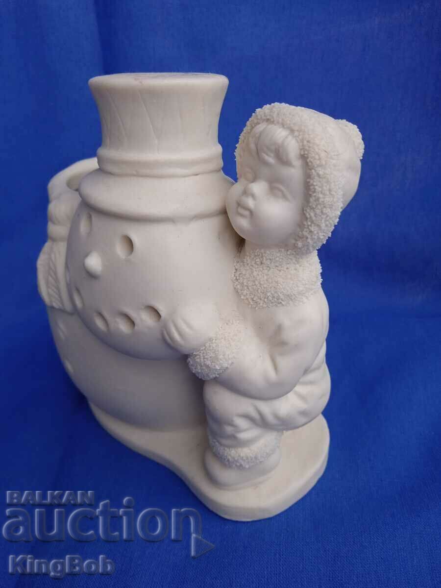 VINTAGE PORCELAIN COLLECTIBLE FIGURE - 6