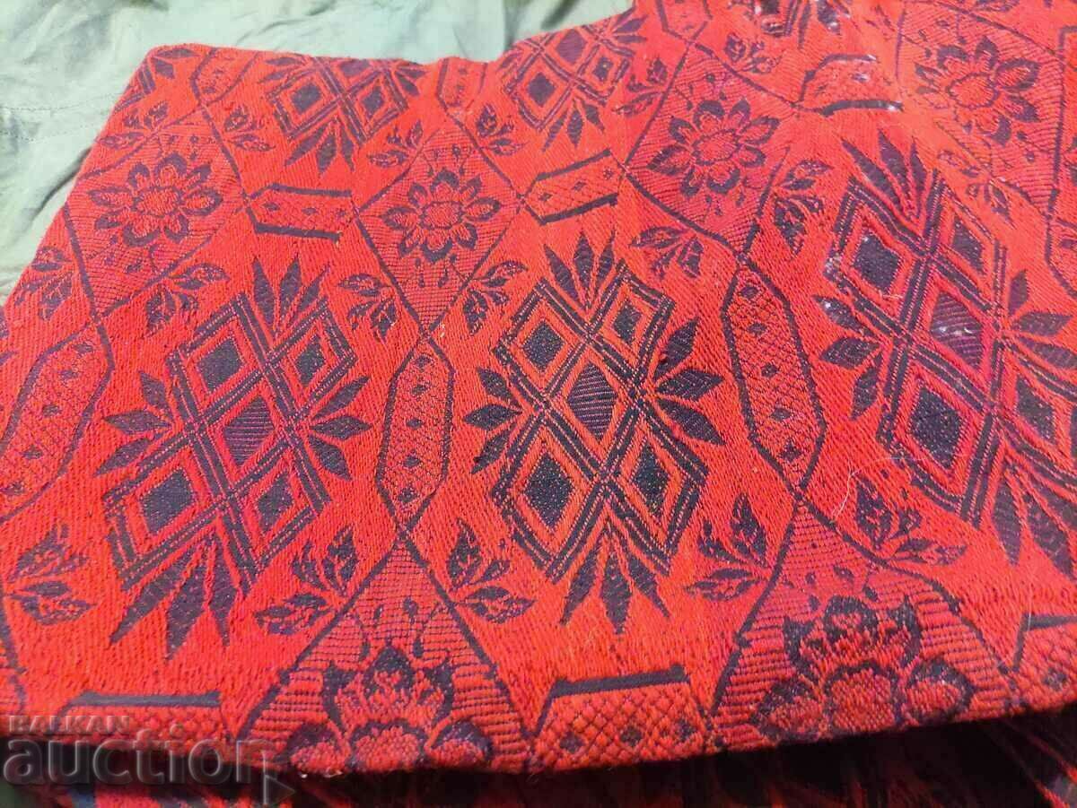 Licitație covor rosu / cuvertura pat Nou