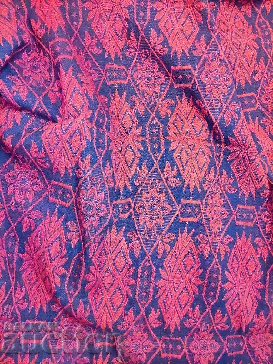 Livrarea covor rosu / cuvertura pat Nou