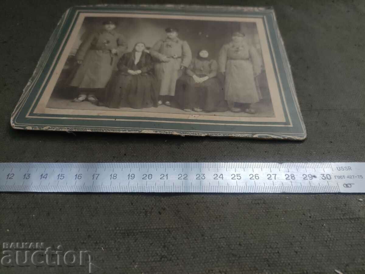 Στρατιώτες, αδέρφια με τις γυναίκες τους