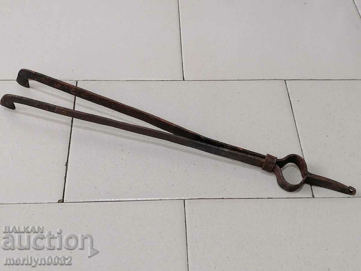 Clești vechi, dilaf, fier forjat cu preț 34.00 BGN | € 17.38 Clești vechi, dilaf, fier forjat cu preț 34.00 BGN | € 17.38