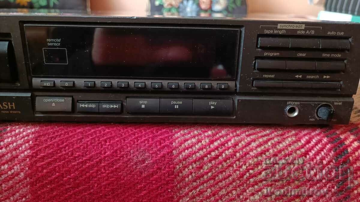 Auction  Technics SL-P370 compact disc