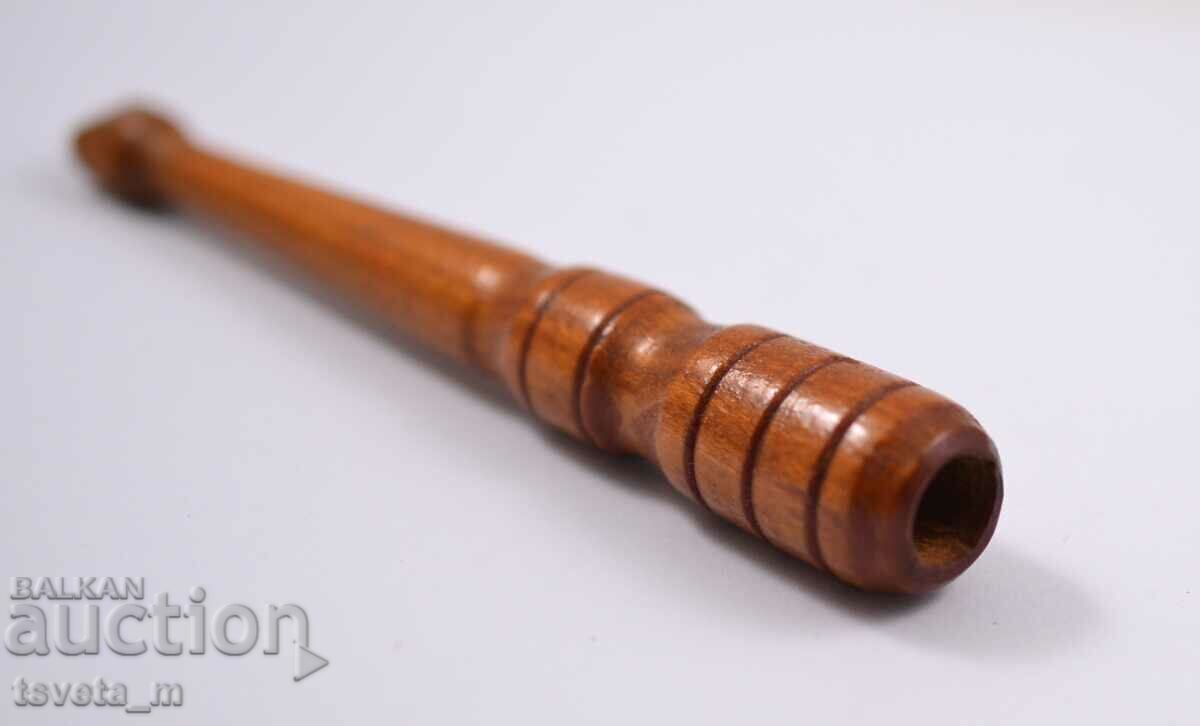 Δημοπρασία Ένα τσιγάρο από ξύλο