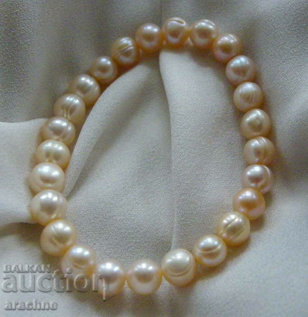 Bratara de perle cu preț 60.00 BGN | € 30.68 Bratara de perle cu preț 60.00 BGN | € 30.68