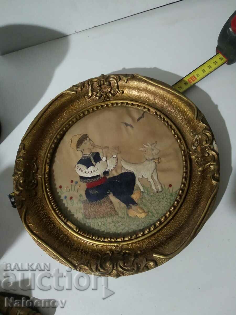 Όμορφο κέντημα ταπισερί με τιμή 29.99 BGN | € 15.33 Όμορφο κέντημα ταπισερί με τιμή 29.99 BGN | € 15.33